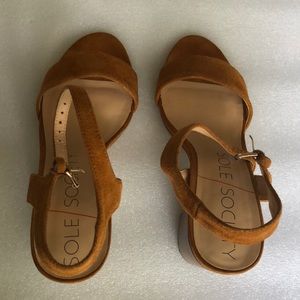 Sandals/chunky heels